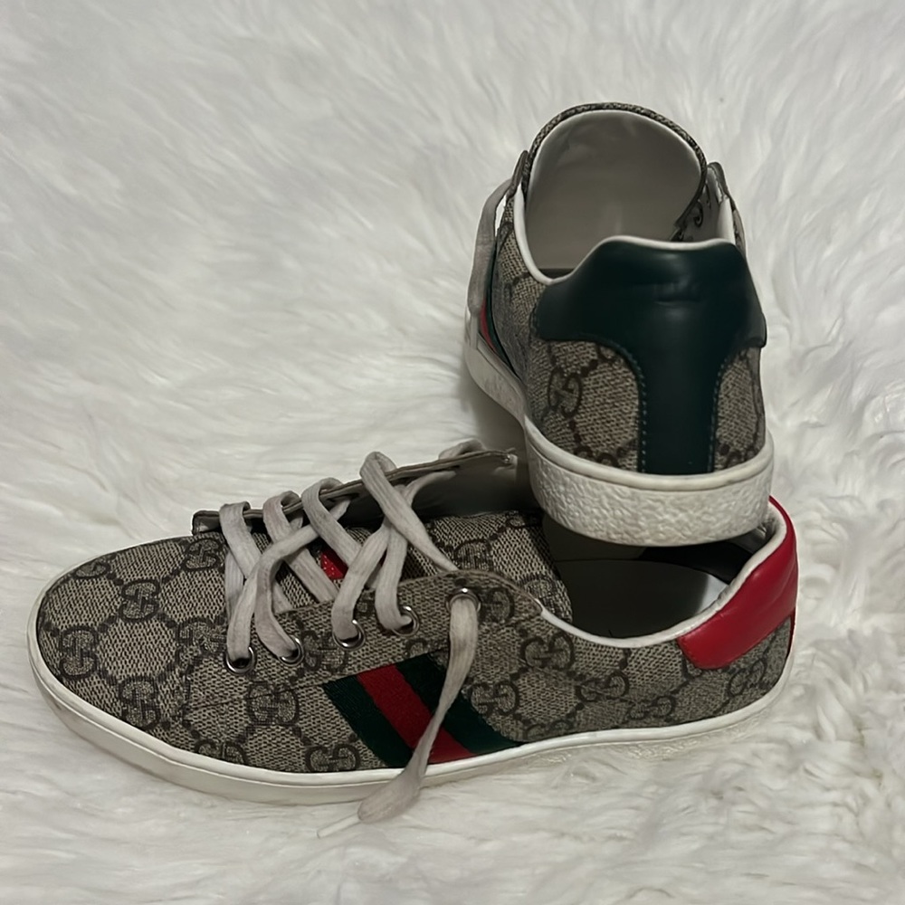 Cute GUCCI children's sneakers, unisex, European Size 33, excellent condition.